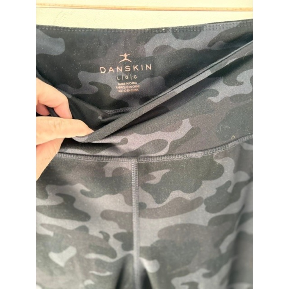 Danskin Womens Black Camo High Rise Performance Leggings Activewear Tights L - Picture 2 of 3